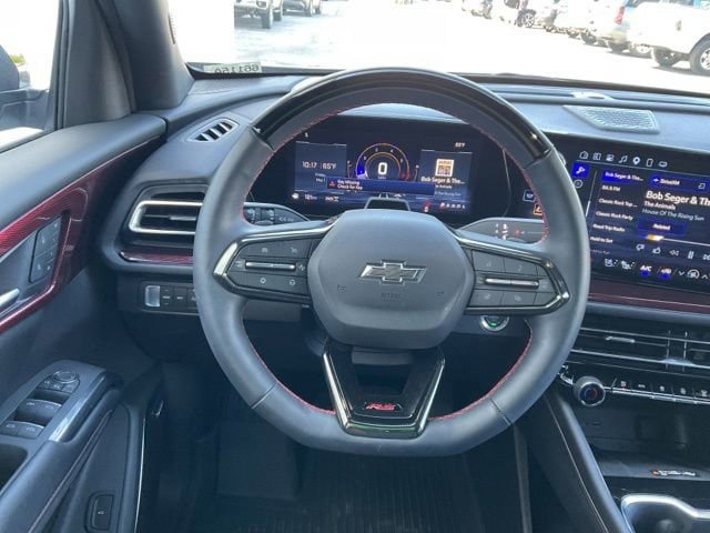 Used 2025 Chevrolet Traverse RS w/ LPO, Floor Liner Package AWD/4WD image 28