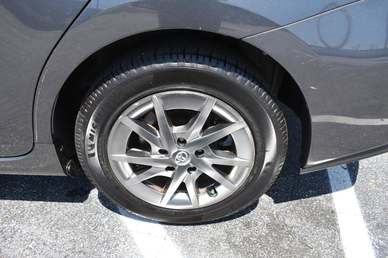 Used 2017 Toyota Prius V Three FWD image 11