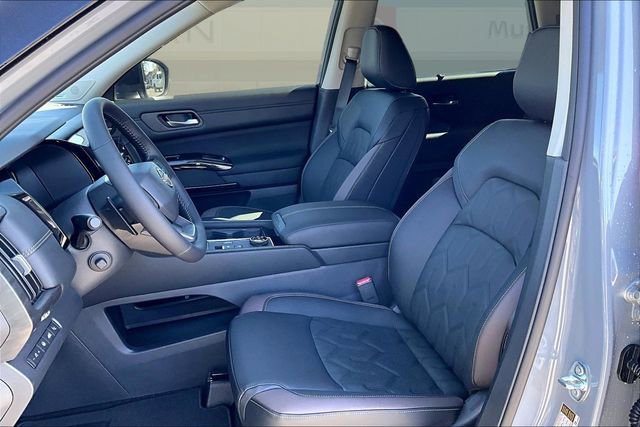 New 2026 Nissan Pathfinder Platinum image 6