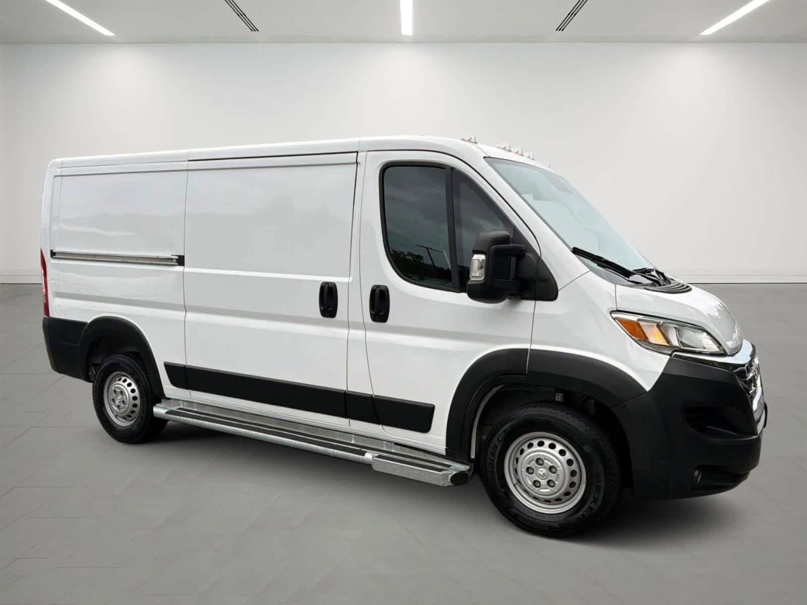 Used 2025 RAM ProMaster 2500 w/ U-Haul Equipment Group FWD image 6