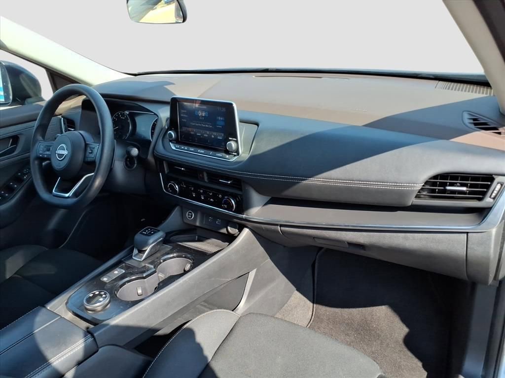 Used 2023 Nissan Rogue S image 17