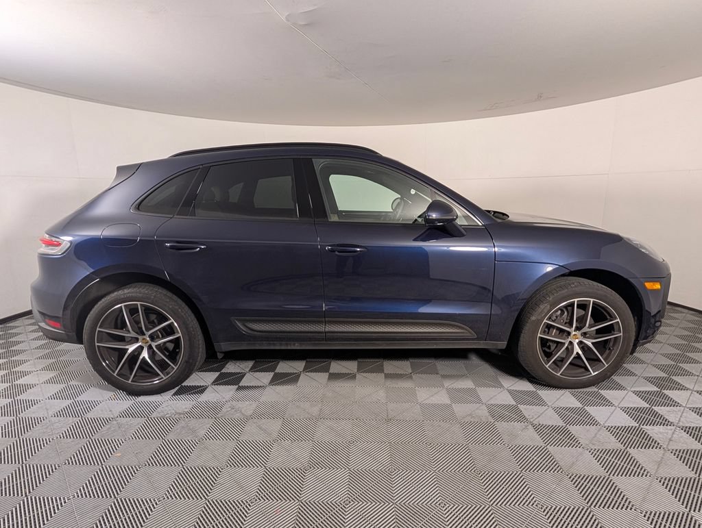 Certified 2023 Porsche Macan AWD/4WD image 8