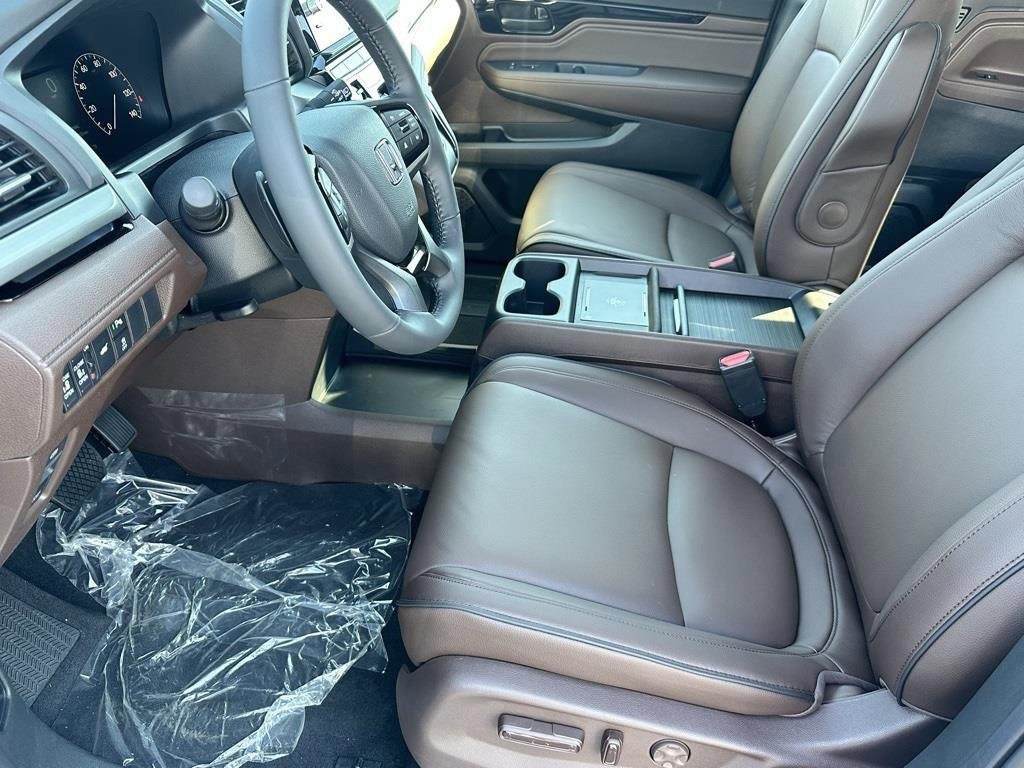 New 2026 Honda Odyssey Touring image 7