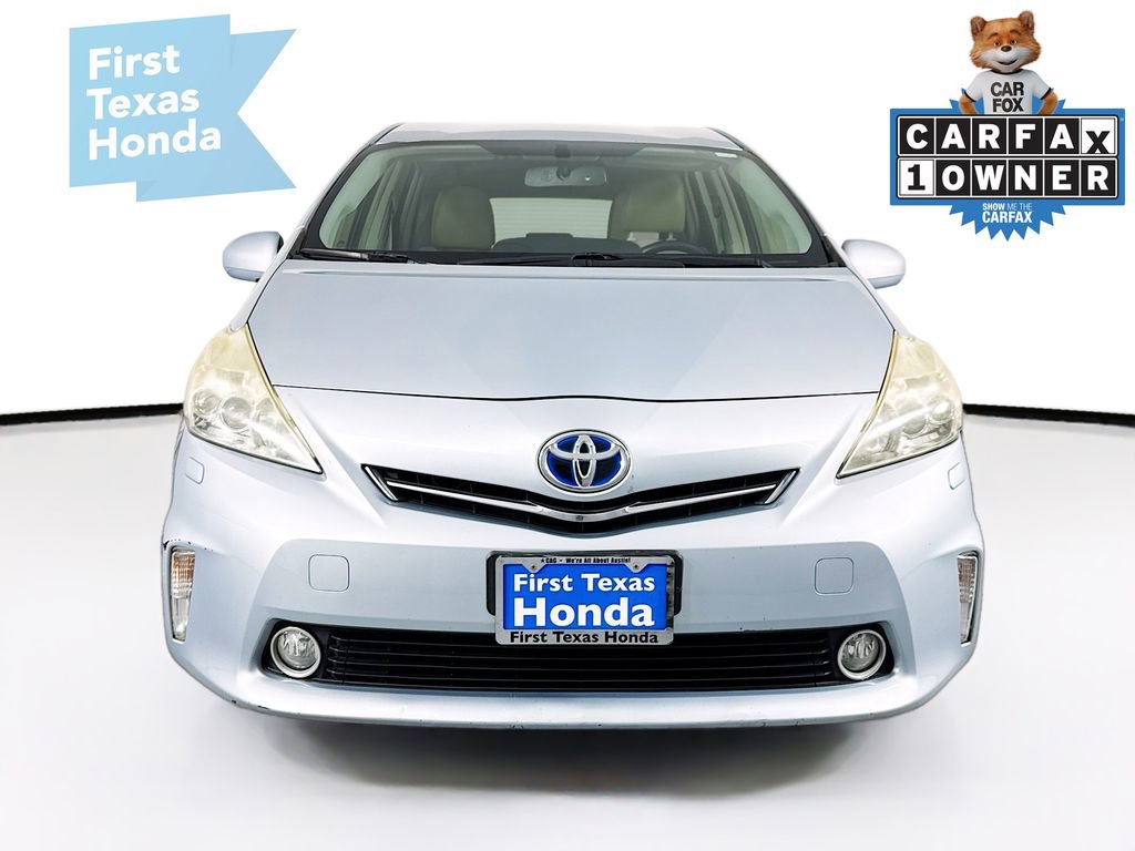 Used 2014 Toyota Prius V Five image 2