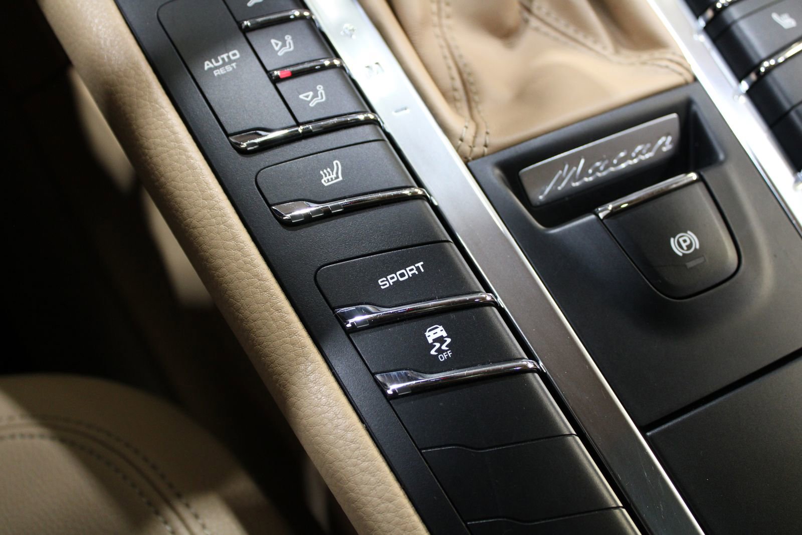 Used 2015 Porsche Macan S image 30