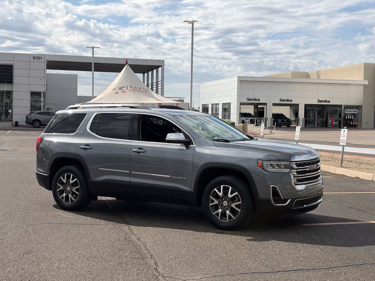 Used 2021 GMC Acadia SLE w/ Driver Convenience Package FWD image 8