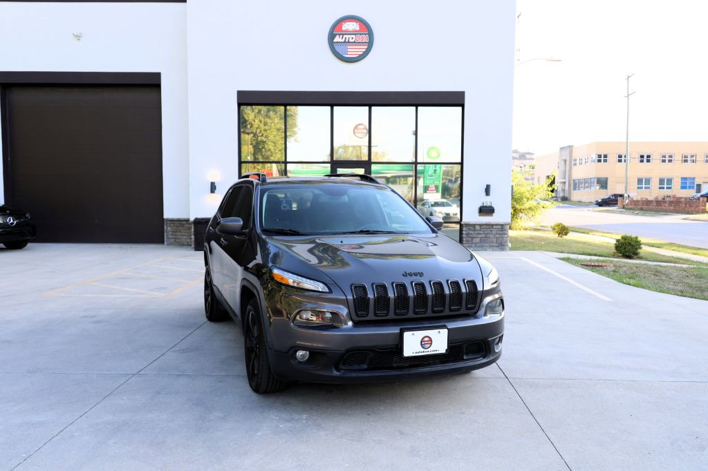 Used 2018 Jeep Cherokee Latitude w/ Altitude Package