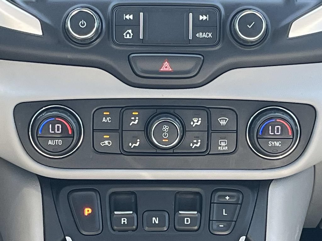 Used 2019 GMC Terrain SLT w/ Preferred Package FWD image 16
