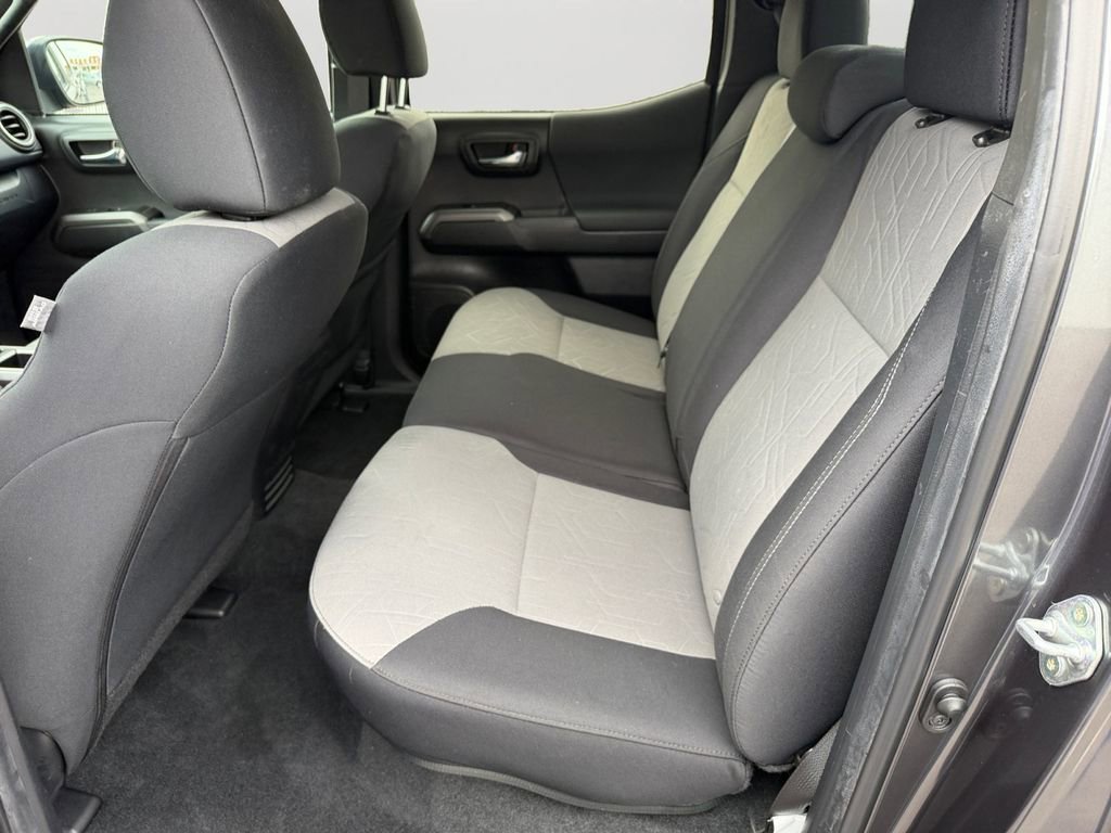 Used 2023 Toyota Tacoma TRD Off-Road w/ Advanced Technology Package AWD/4WD image 15