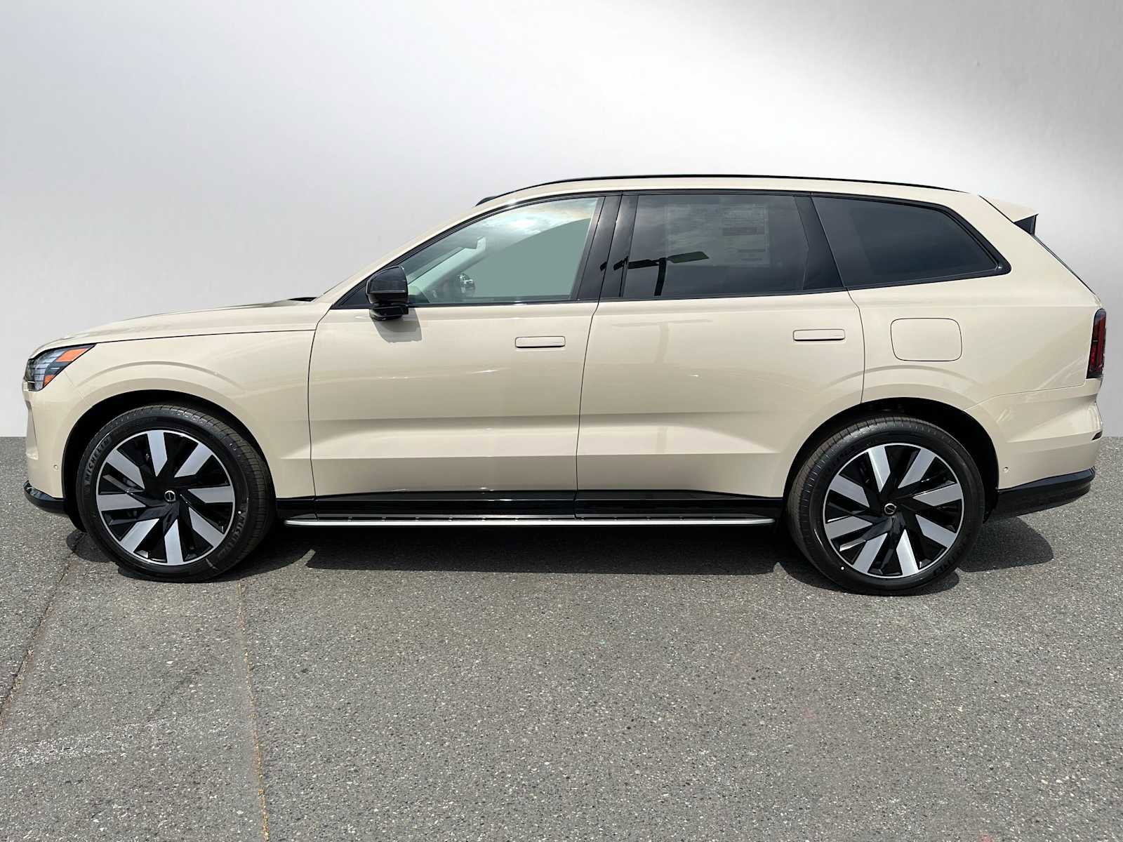 New 2025 Volvo EX90 Ultra image 6