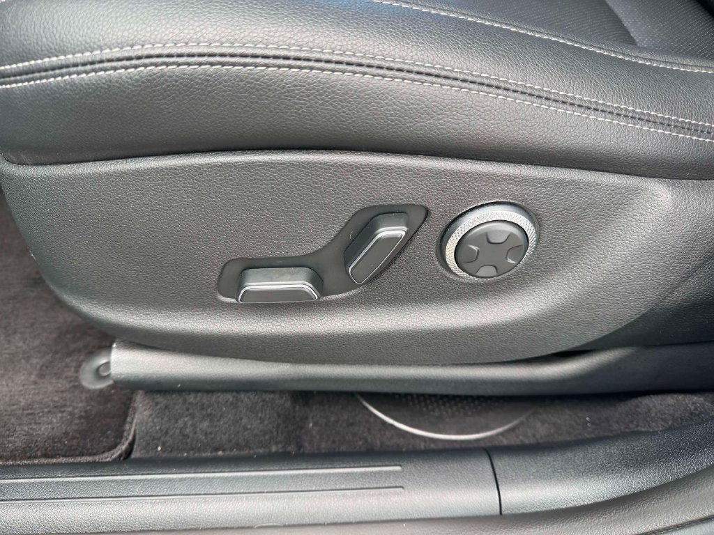 Certified 2026 Genesis GV70 2.5T AWD/4WD image 13