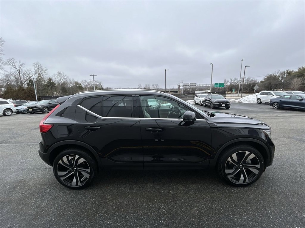 New 2025 Volvo XC40 B5 Ultra w/ Climate Package image 9