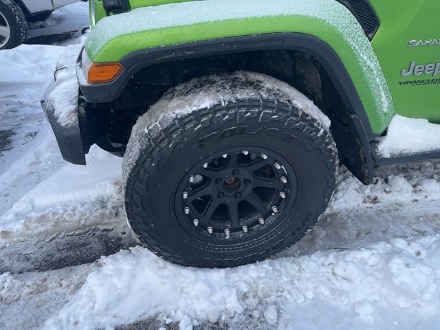 Used 2018 Jeep Wrangler Unlimited Sahara w/ Dual Top Group image 9