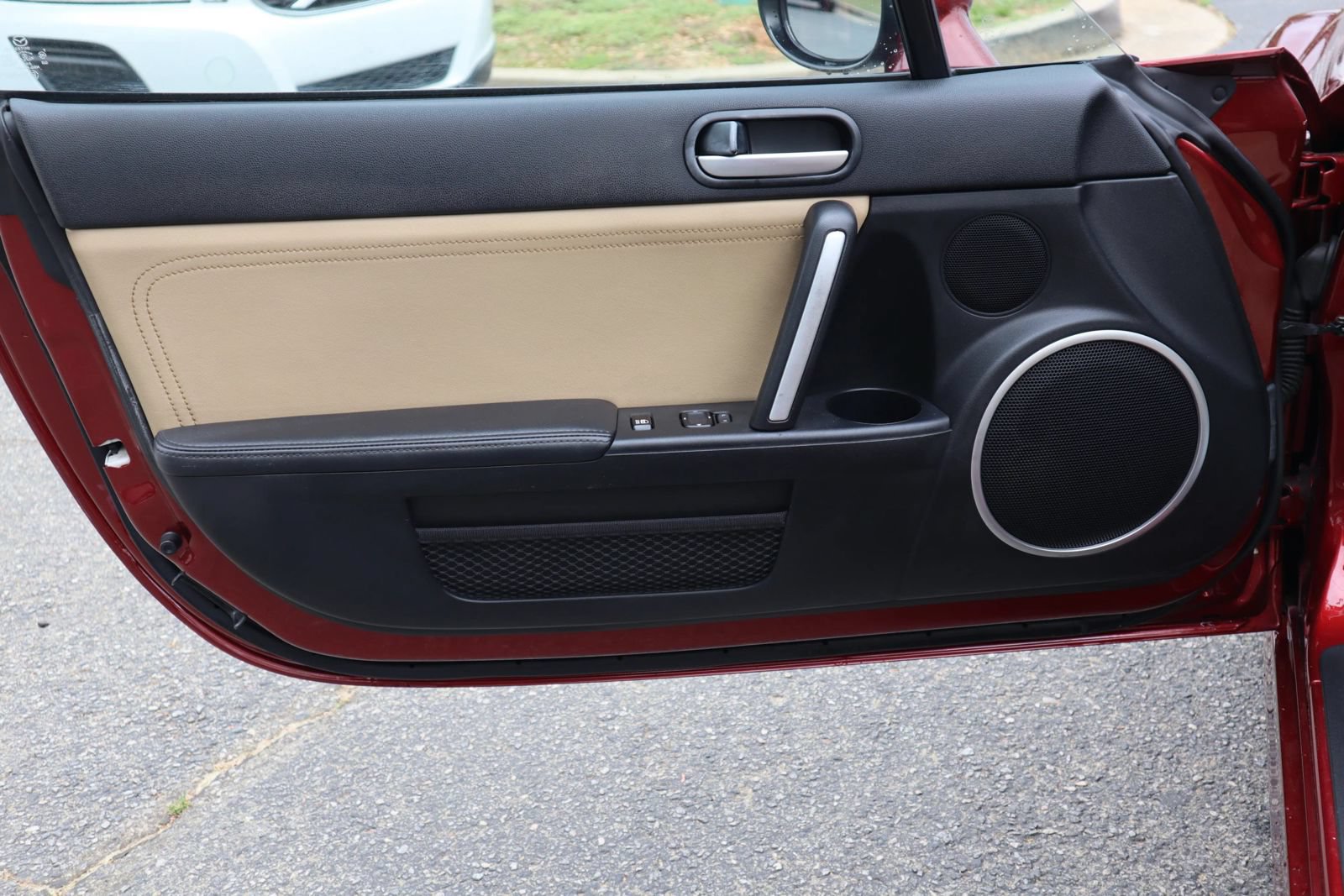 Used 2009 MAZDA MX-5 Miata Grand Touring RWD image 8