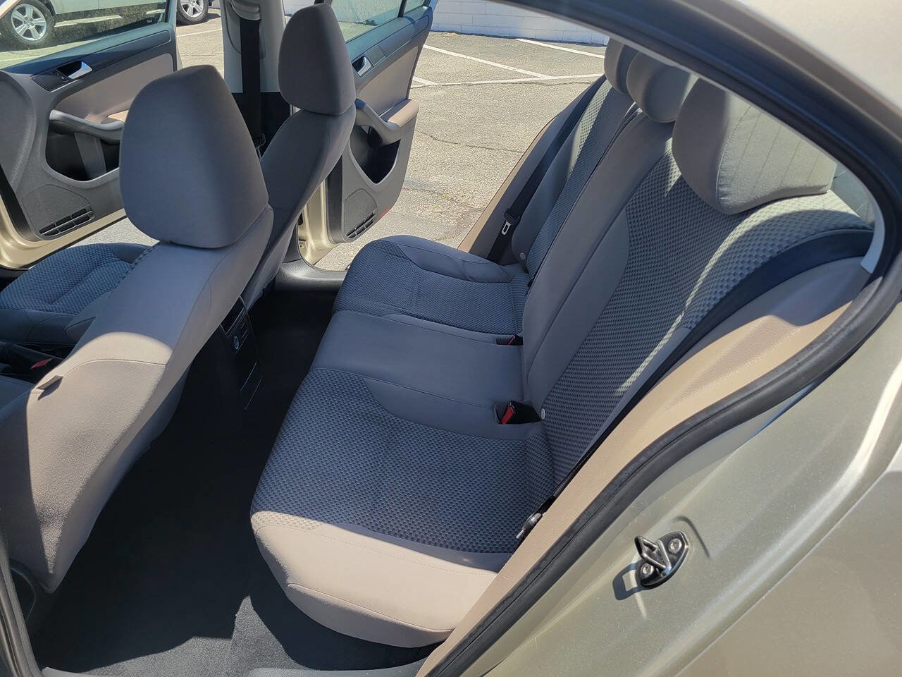 Used 2014 Volkswagen Jetta S FWD image 17
