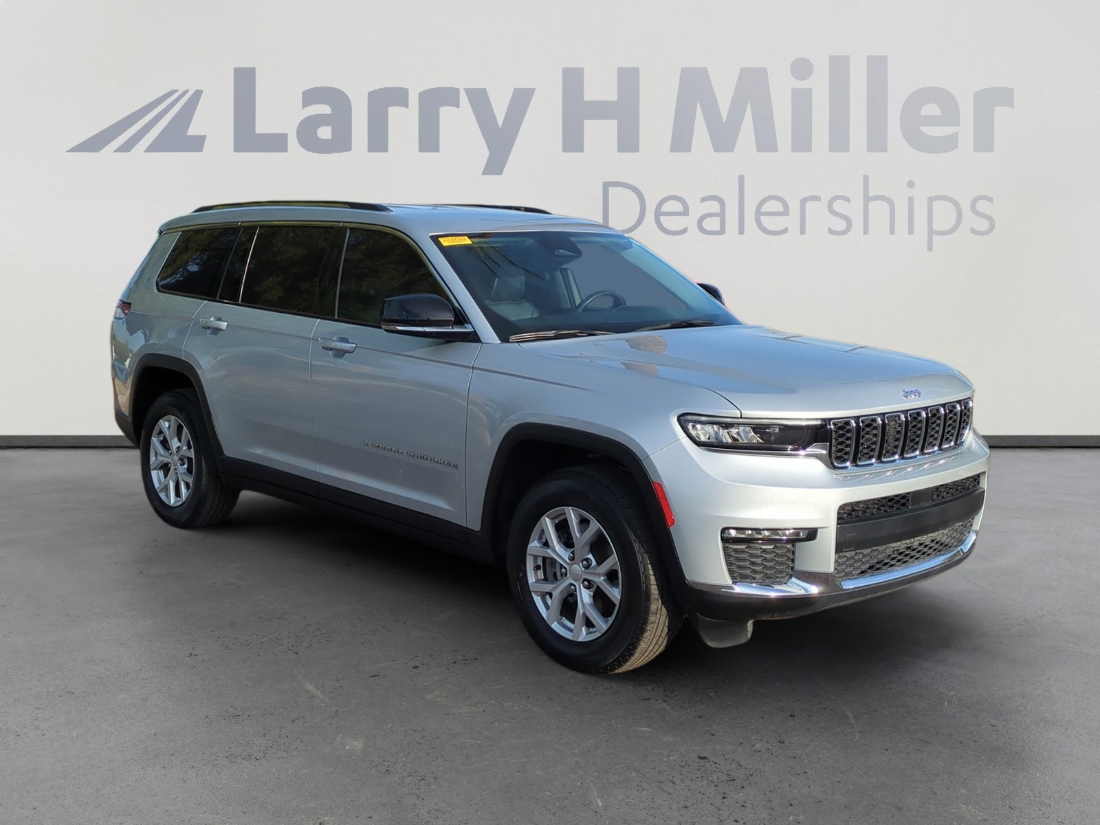 Used 2023 Jeep Grand Cherokee L Limited image 7