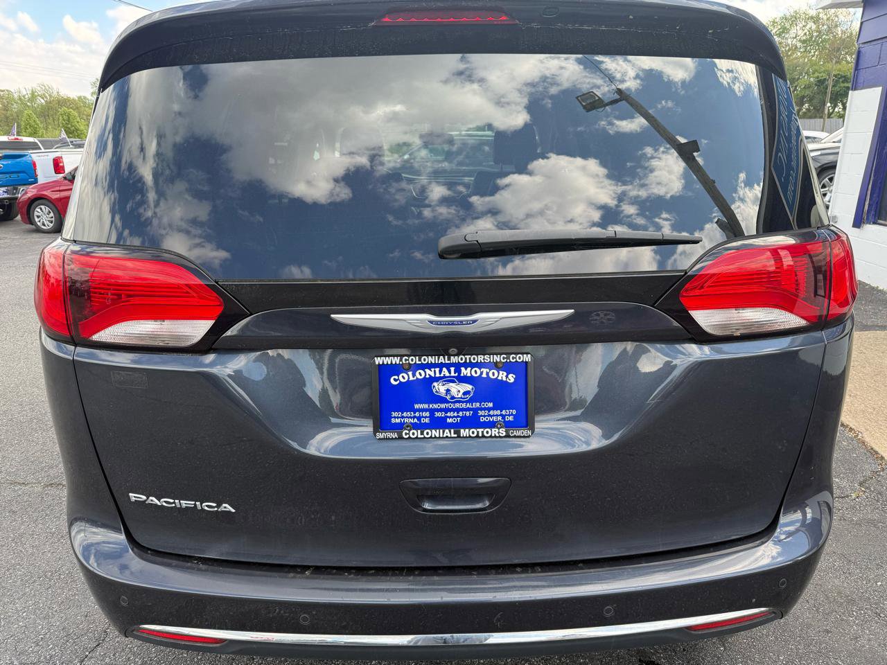 Used 2020 Chrysler Pacifica Touring-L image 7