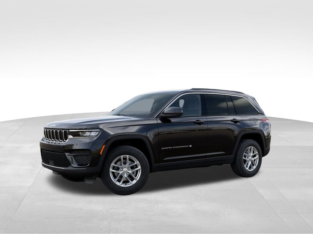 Used 2026 Jeep Grand Cherokee Laredo X AWD/4WD image 2