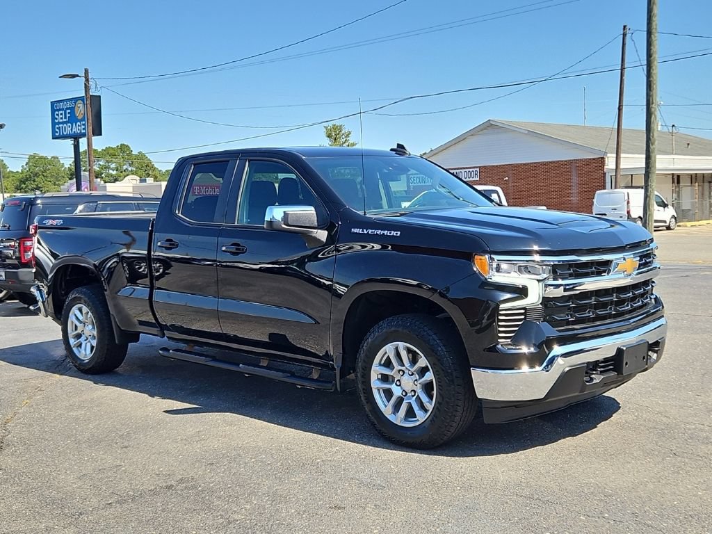 Used 2024 Chevrolet Silverado 1500 LT AWD/4WD image 1