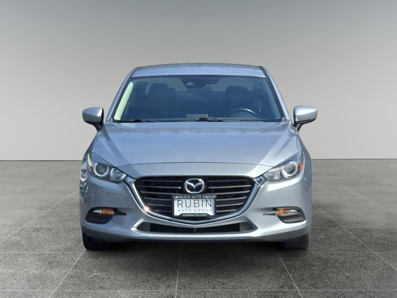 Used 2018 MAZDA MAZDA3 Touring FWD image 2