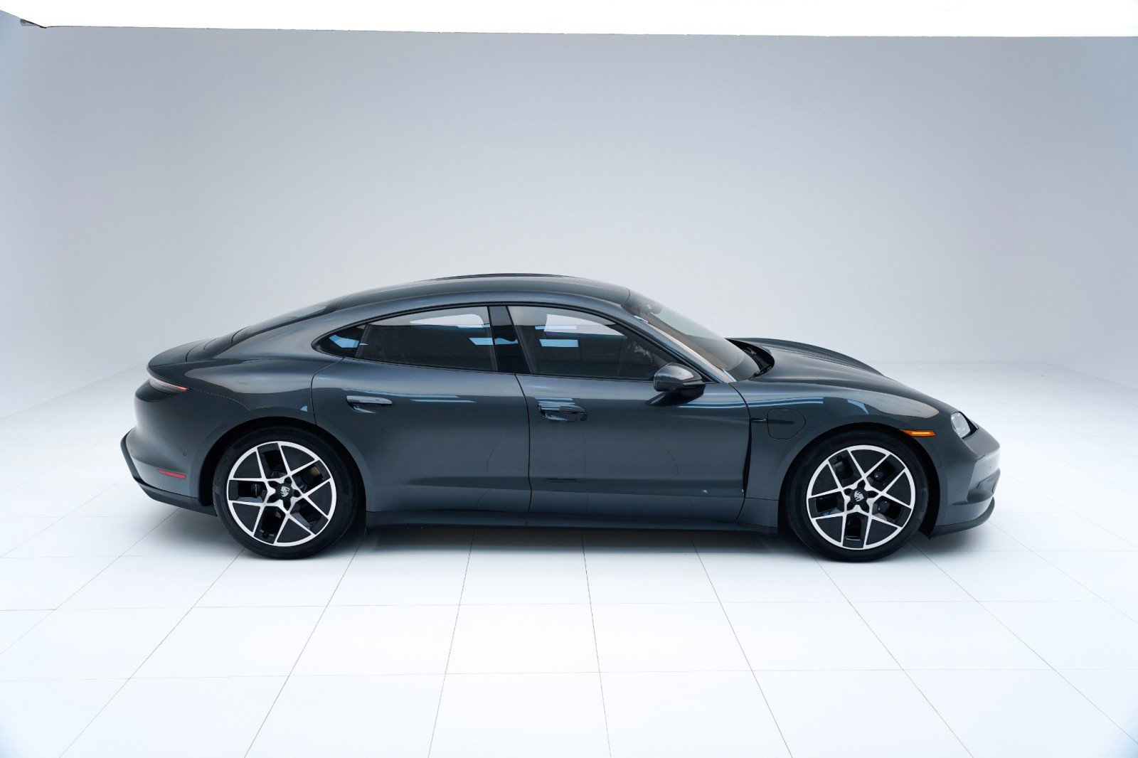 New 2026 Porsche Taycan image 8
