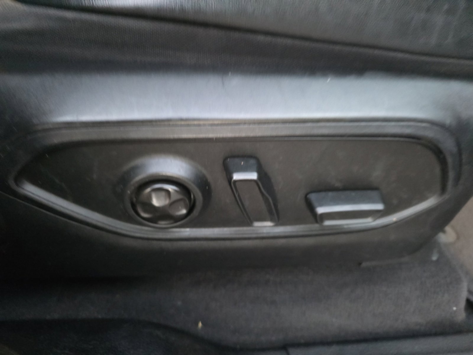 Used 2022 Jeep Grand Cherokee L Limited w/ Luxury Tech Group II image 33