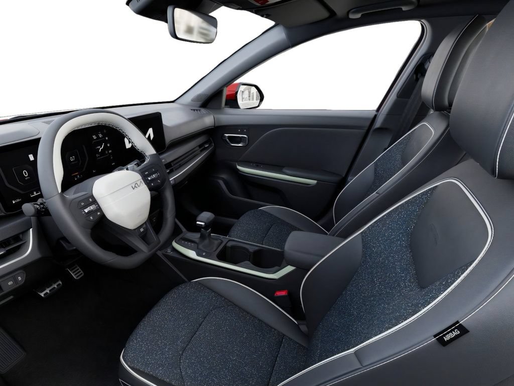 New 2025 Kia K4 GT-Line Turbo w/ GT-Line Premium Package FWD image 17