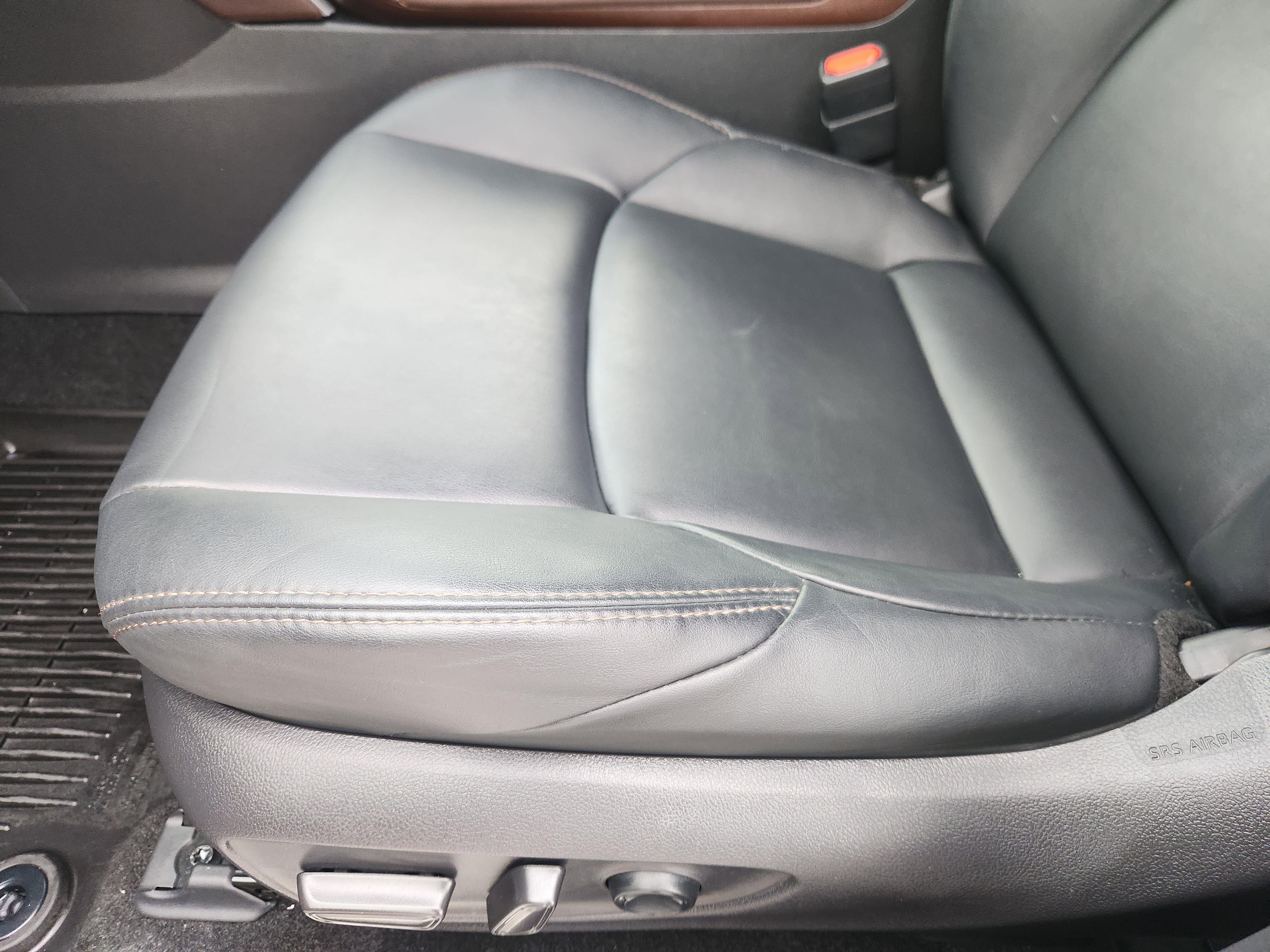 Used 2022 Toyota Venza XLE image 19