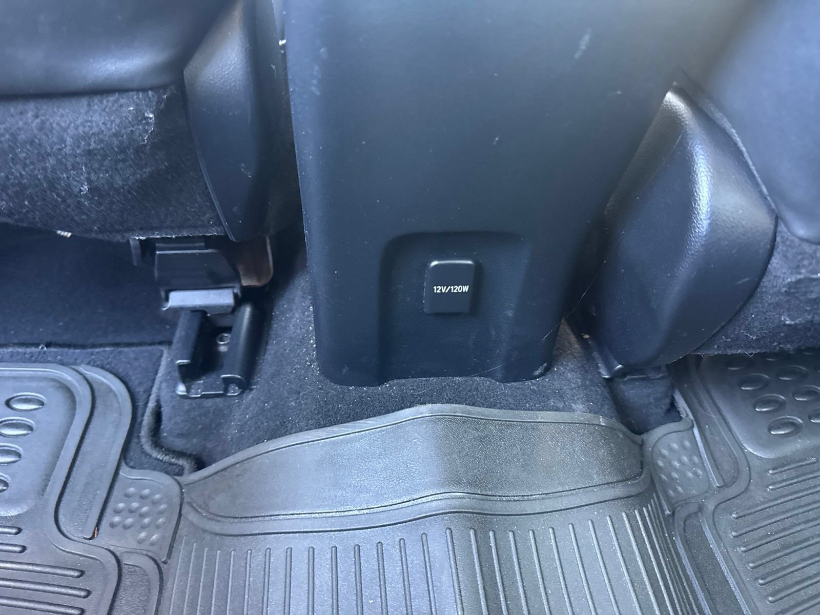 Used 2016 Toyota Prius Three Touring FWD image 18
