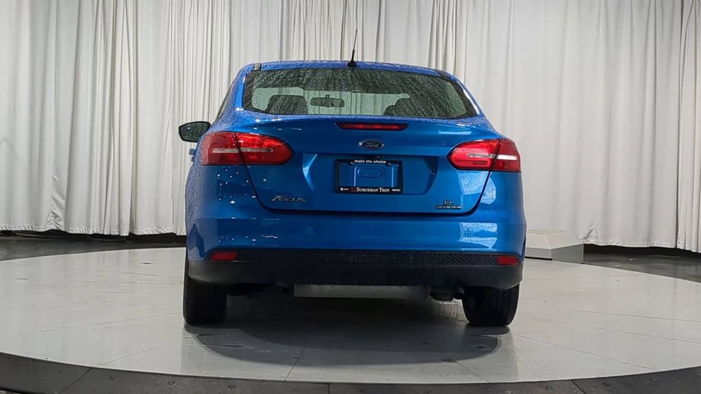 Used 2016 Ford Focus SE w/ SE Cold Weather Package FWD image 9