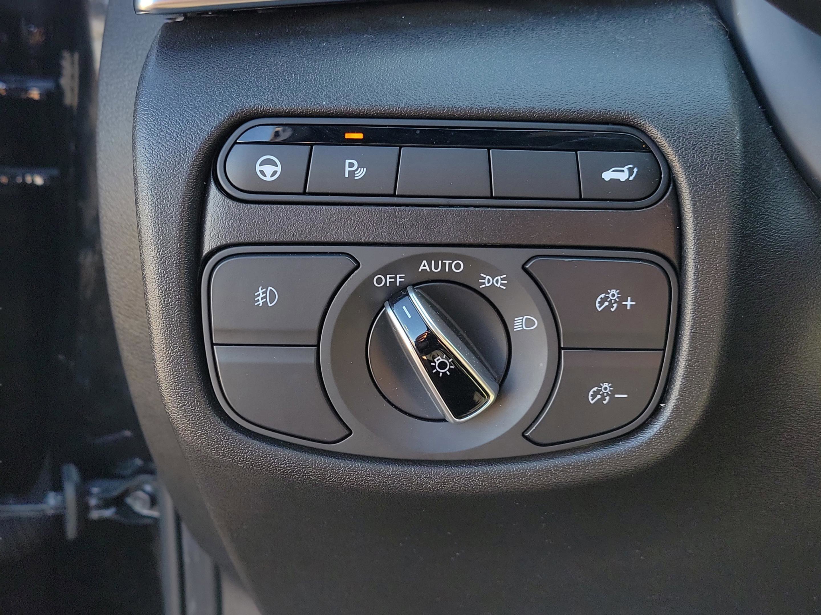 Certified 2025 INFINITI QX55 Luxe w/ Cargo Package image 17