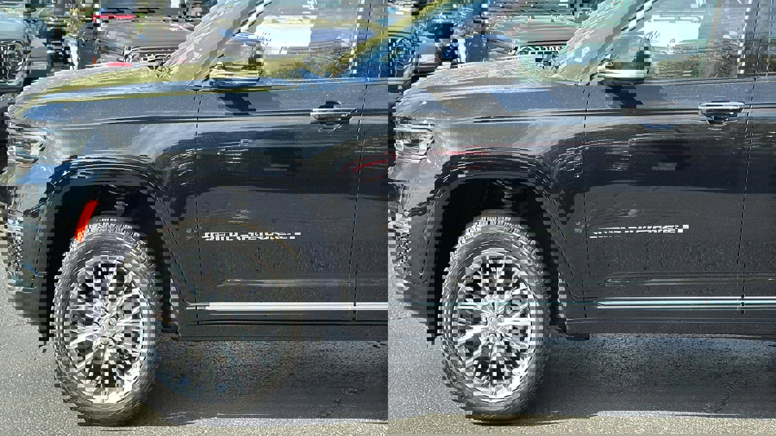 Certified 2024 Jeep Grand Cherokee Summit w/ Adv Protech Group IV image 3