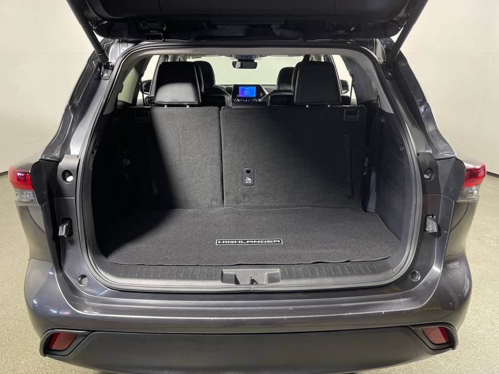 Certified 2025 Toyota Highlander XLE AWD/4WD image 10