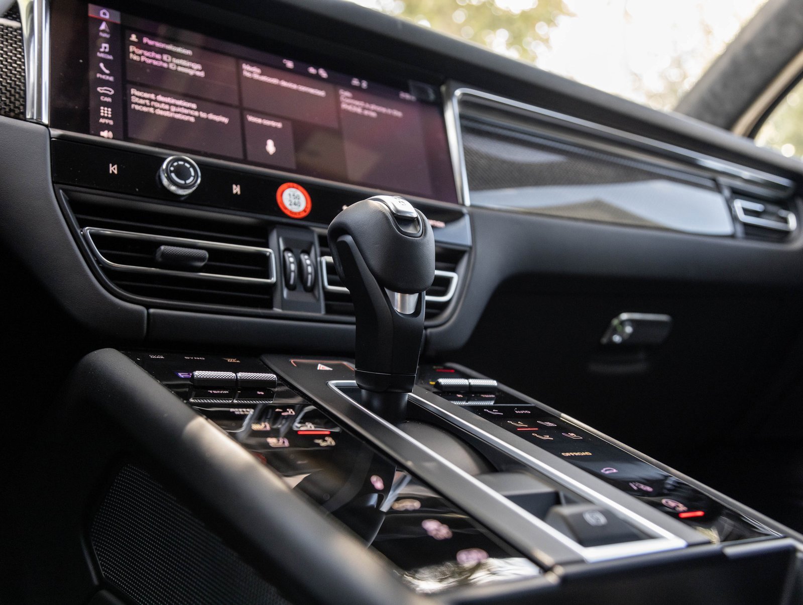 New 2026 Porsche Macan GTS image 27