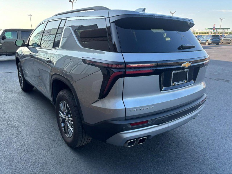 Used 2025 Chevrolet Traverse LT w/ LPO, Floor Liner Package FWD image 6