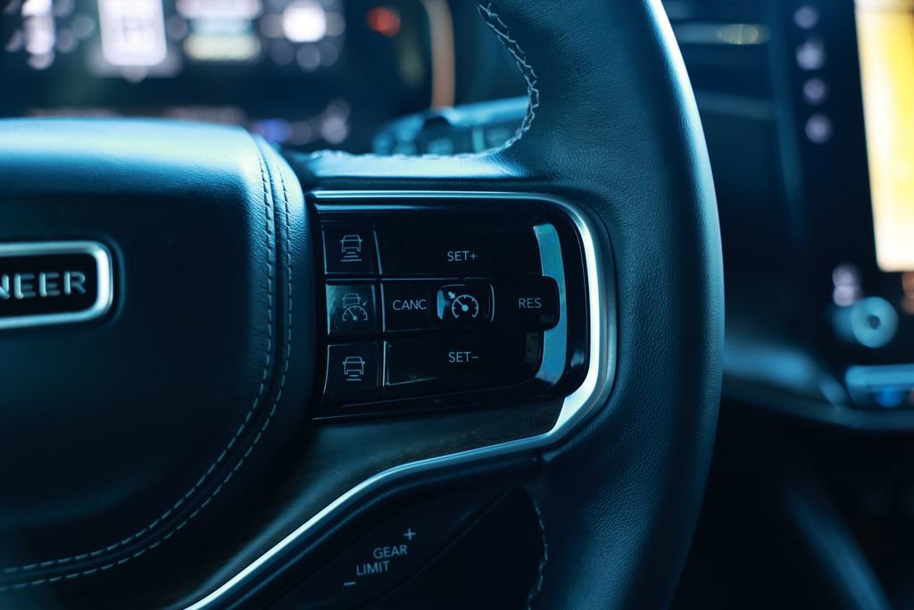 Used 2023 Jeep Grand Wagoneer Series II AWD/4WD image 22