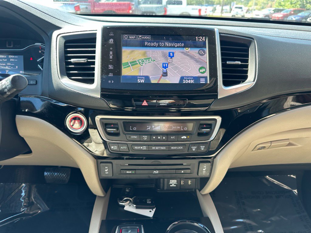 Used 2018 Honda Pilot Touring image 32