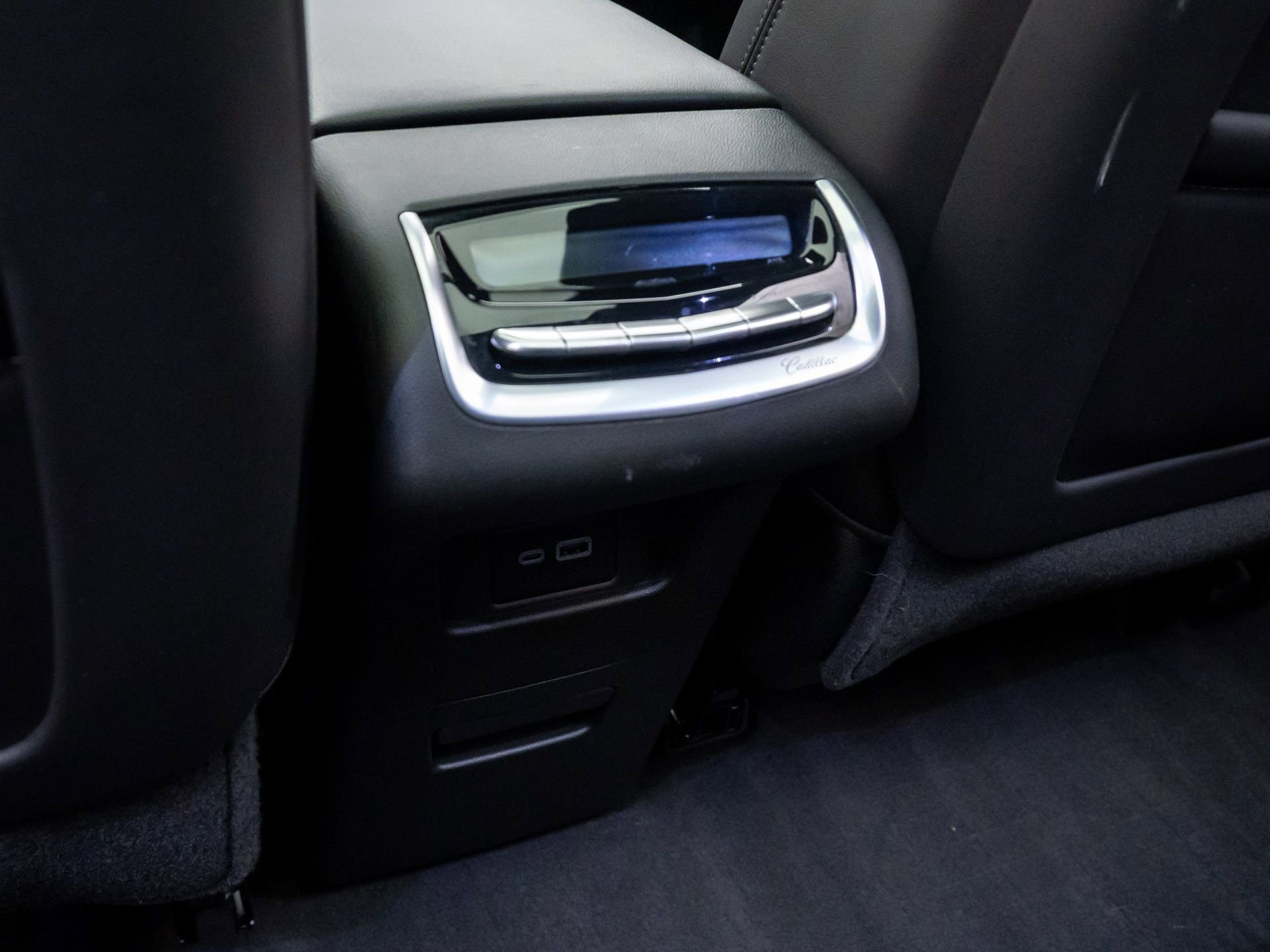 Certified 2024 Cadillac XT6 Sport w/ Technology Package image 24