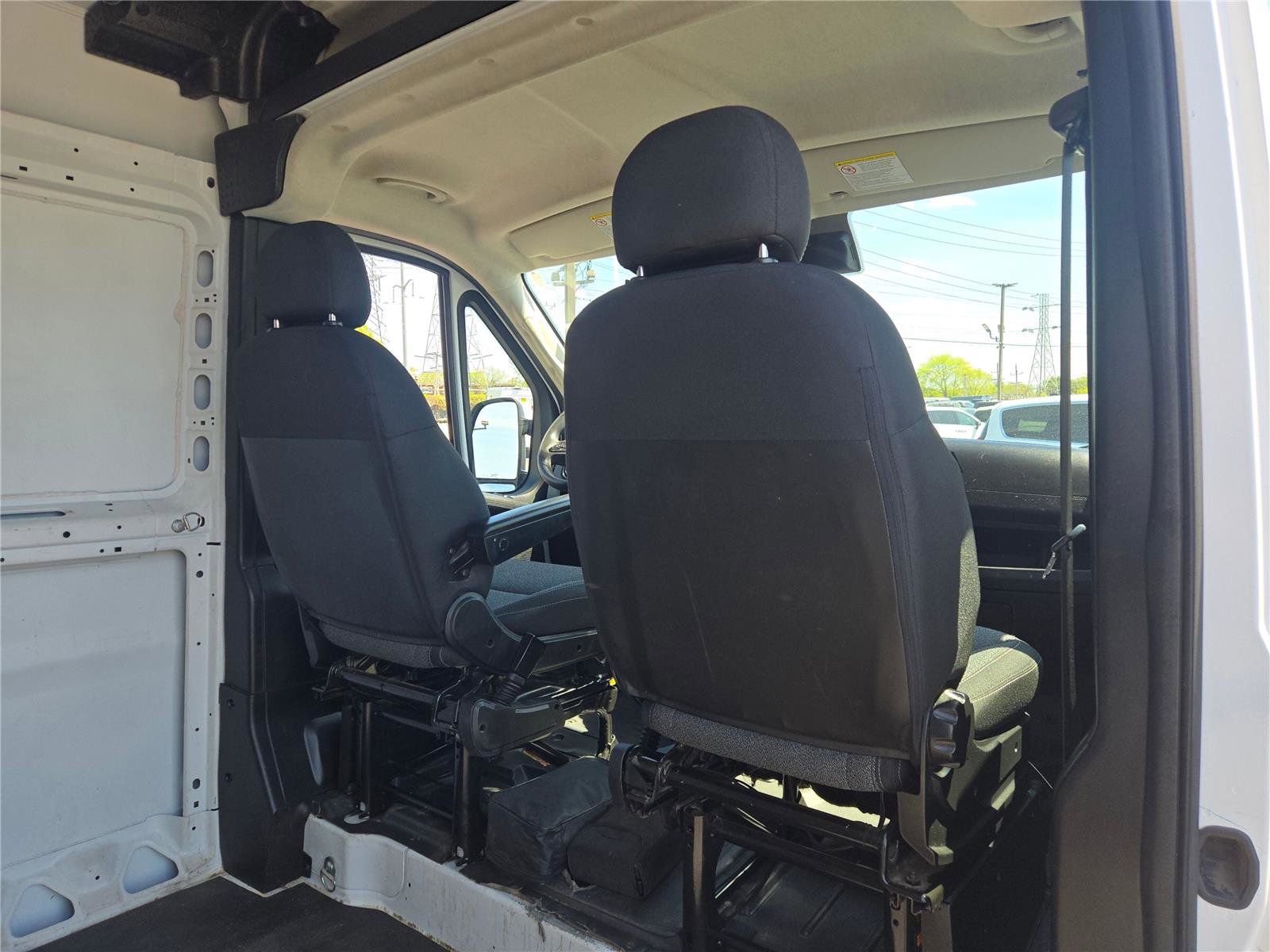 Used 2023 RAM ProMaster 2500 FWD image 9