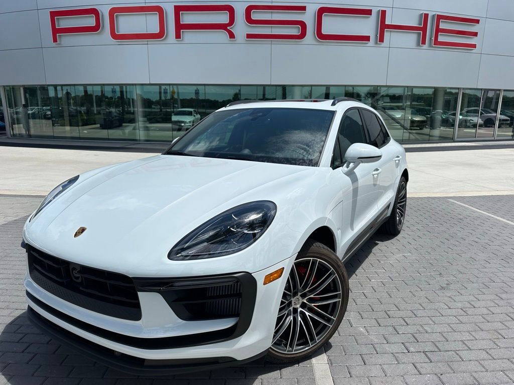 Certified 2025 Porsche Macan S image 1