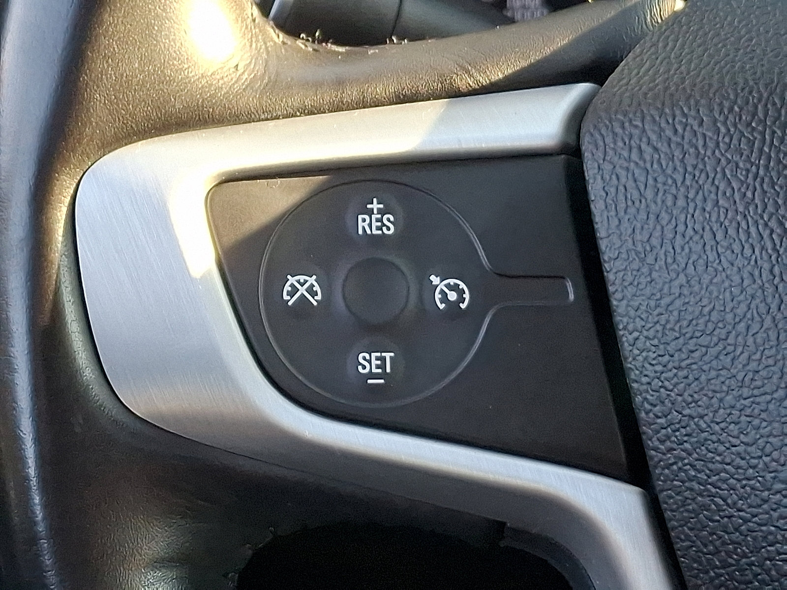 Used 2019 GMC Acadia SLT w/ LPO, Floor Liner Package image 23