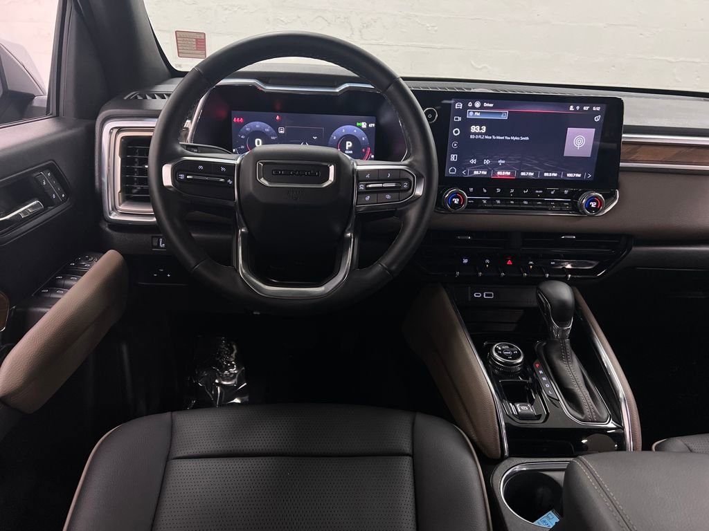Used 2025 GMC Canyon Denali AWD/4WD image 16