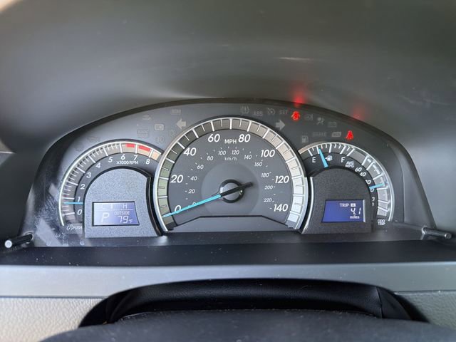 Used 2014 Toyota Camry SE w/ Leather Package FWD image 15