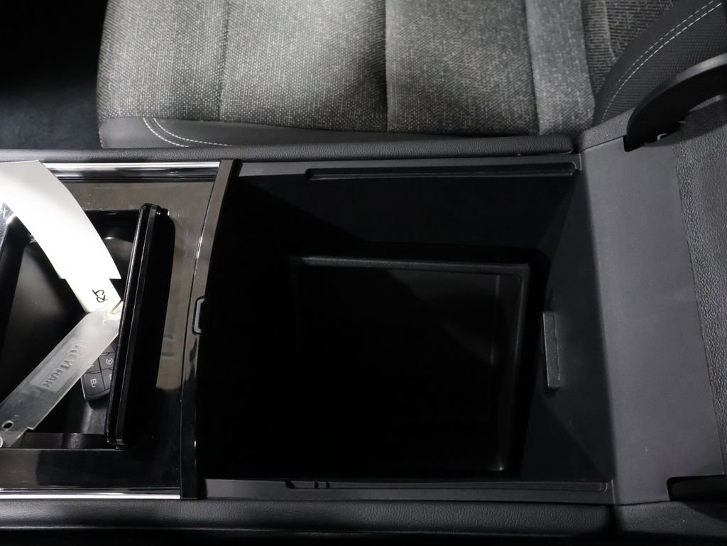 Used 2024 Chevrolet Traverse LT image 33