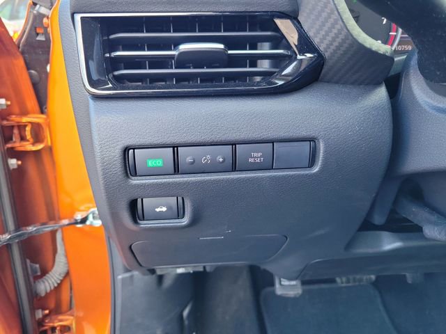 Used 2025 Nissan Sentra SR w/ SR Premium Package image 15