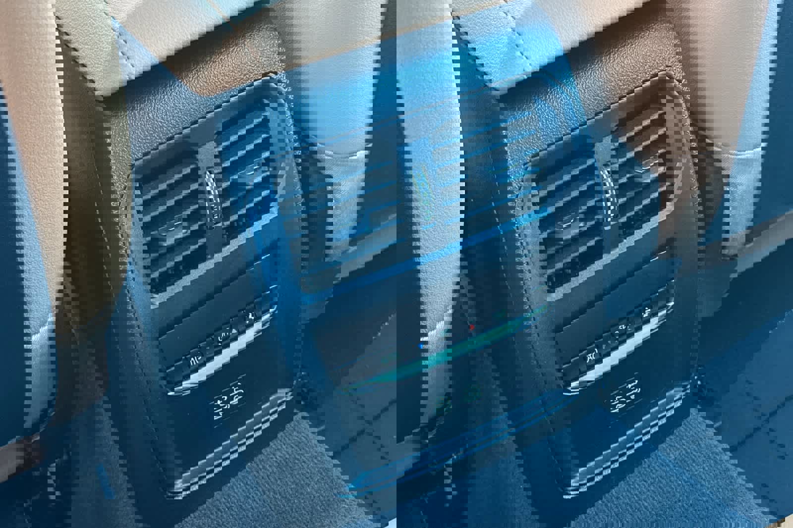 Used 2025 BMW i4 eDrive40 w/ Premium Package image 14