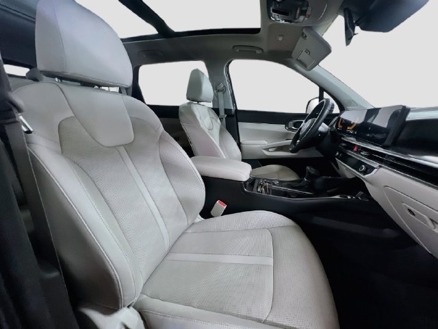 Certified 2024 Kia Sorento S w/ Panoramic Sunroof Package FWD image 30