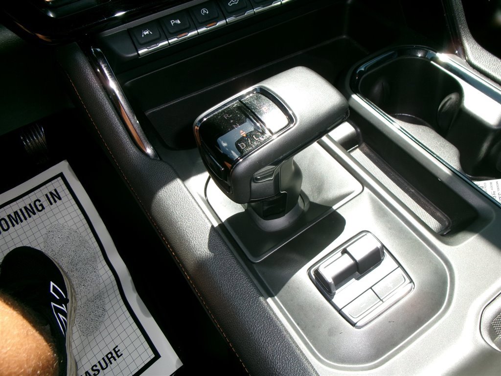 Used 2024 GMC Sierra 1500 AT4 w/ Technology Package image 25