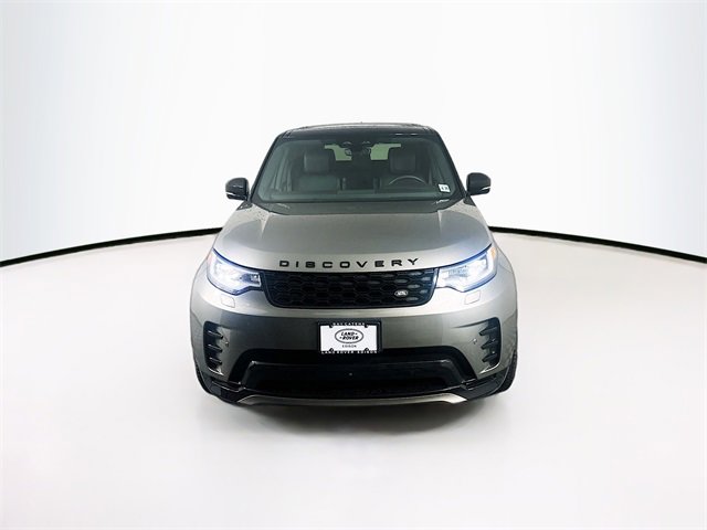 Used 2024 Land Rover Discovery Dynamic SE image 2