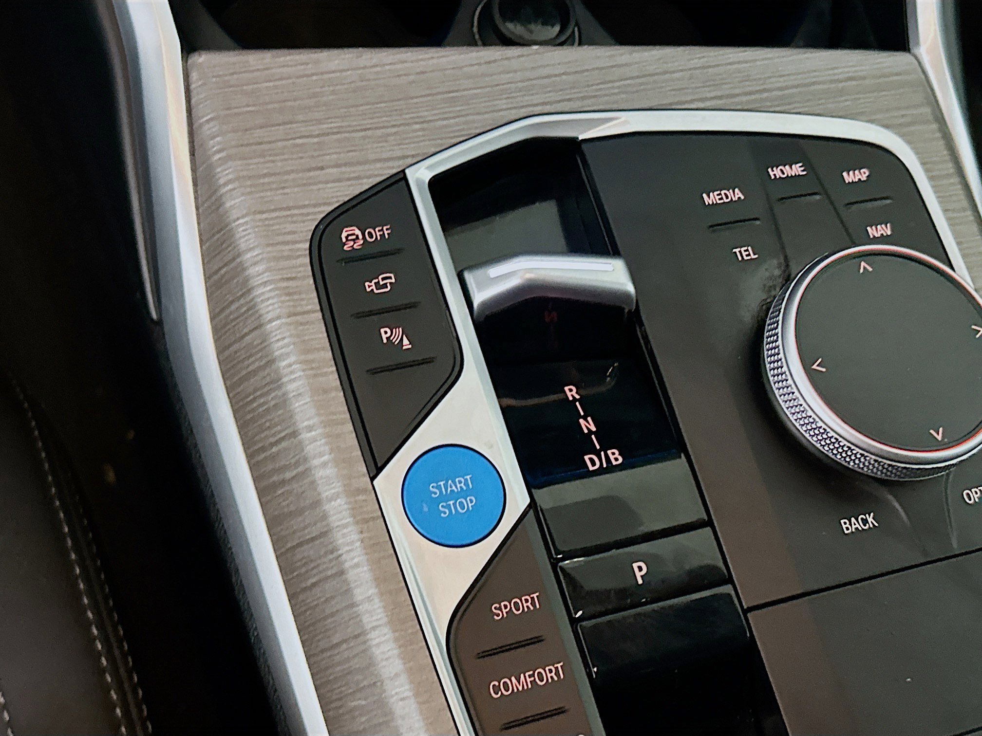 Used 2025 BMW i4 eDrive40 image 25